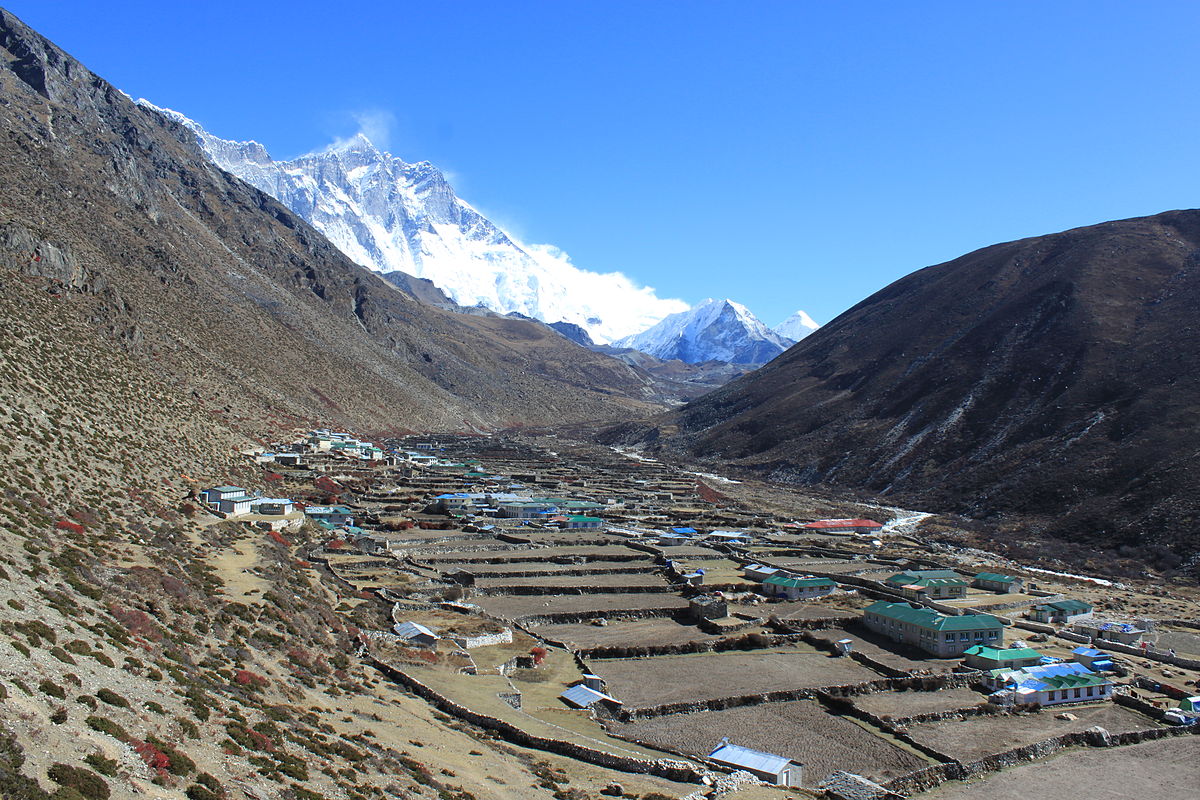 Trek to Dingboche (4,360m)